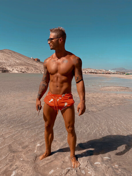 Nacktes geleaktes OnlyFans-Foto von Loveradv