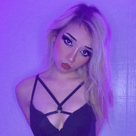 Nacktes geleaktes OnlyFans-Foto von Izzispit