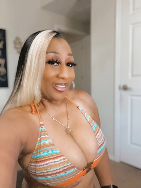 Nacktes geleaktes OnlyFans-Foto von Tikki 44