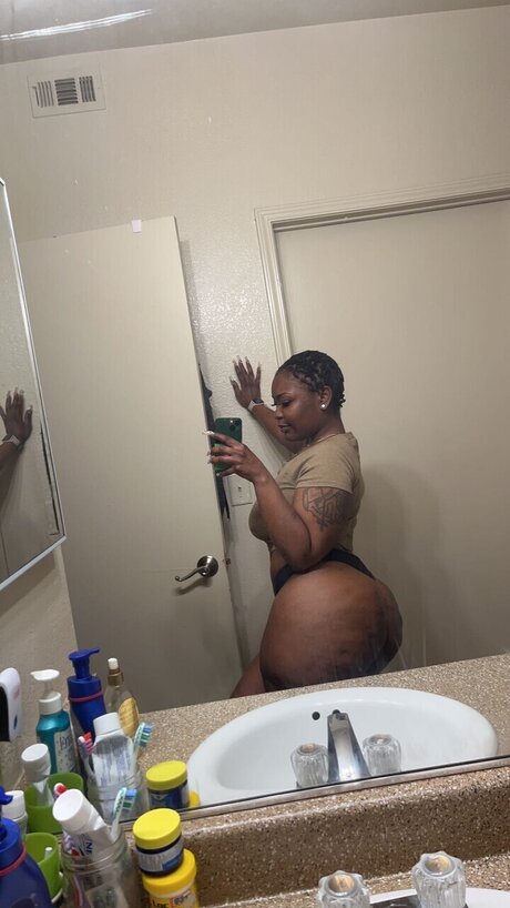 Nacktes geleaktes OnlyFans-Foto von Freakiieroy