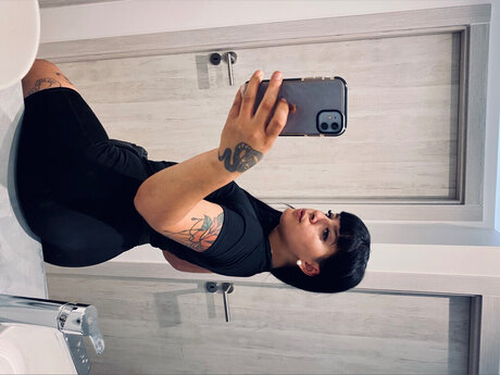 Nacktes geleaktes OnlyFans-Foto von  
