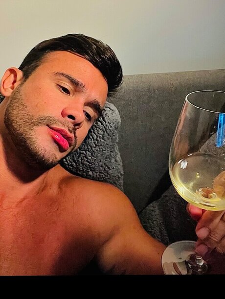 Nacktes geleaktes OnlyFans-Foto von James Brandon
