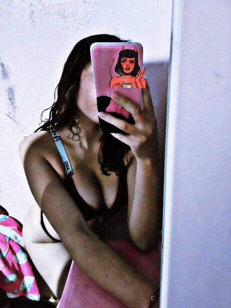 Nacktes geleaktes OnlyFans-Foto von Gatubela