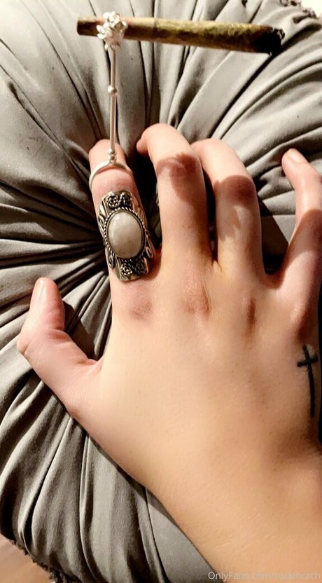 Nacktes geleaktes OnlyFans-Foto von Rockinrach