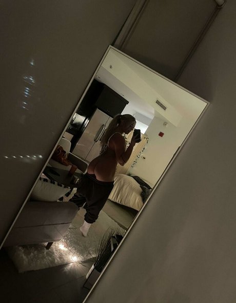 Nacktes geleaktes OnlyFans-Foto von Melanie Doulik