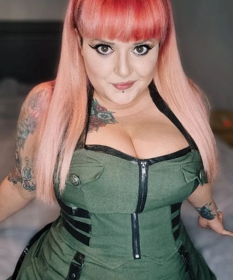 Nacktes geleaktes OnlyFans-Foto von Gothabillyqueen