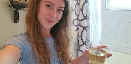 Nacktes geleaktes OnlyFans-Foto von Feetofastoner