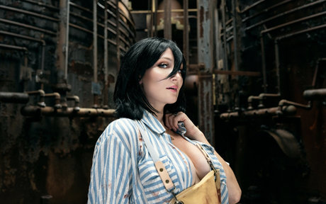 Holly Wolf