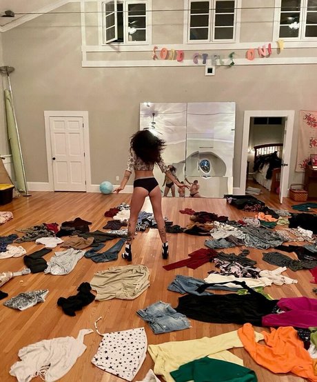 Nacktes geleaktes OnlyFans-Foto von Indigo De Souza