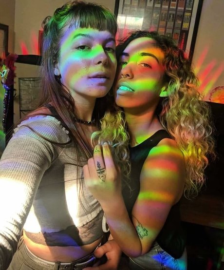 Nacktes geleaktes OnlyFans-Foto von Indigo De Souza