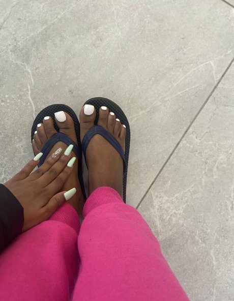 Nacktes geleaktes OnlyFans-Foto von Chocolatefeet8