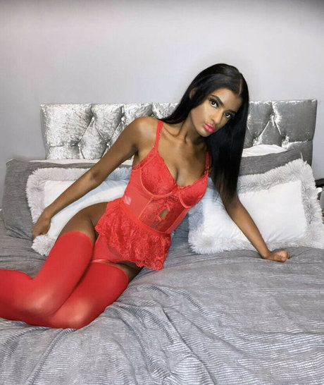 Nacktes geleaktes OnlyFans-Foto von Alisha Romain