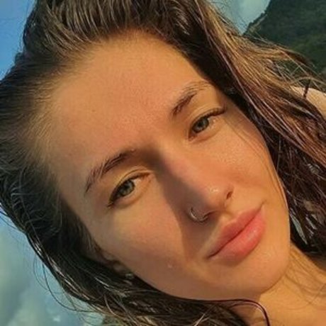 Nacktes geleaktes OnlyFans-Foto von Nina Khlv