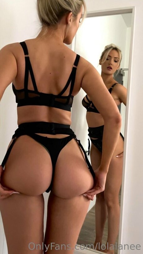 Nacktes geleaktes OnlyFans-Foto von Lolalanee