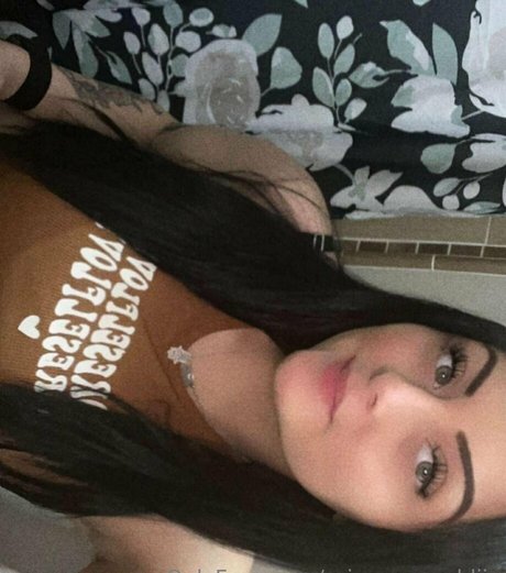 Nacktes geleaktes OnlyFans-Foto von Princessmaddiie