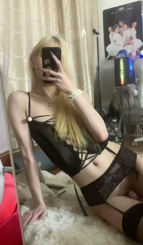 Nacktes geleaktes OnlyFans-Foto von Kkkkkele