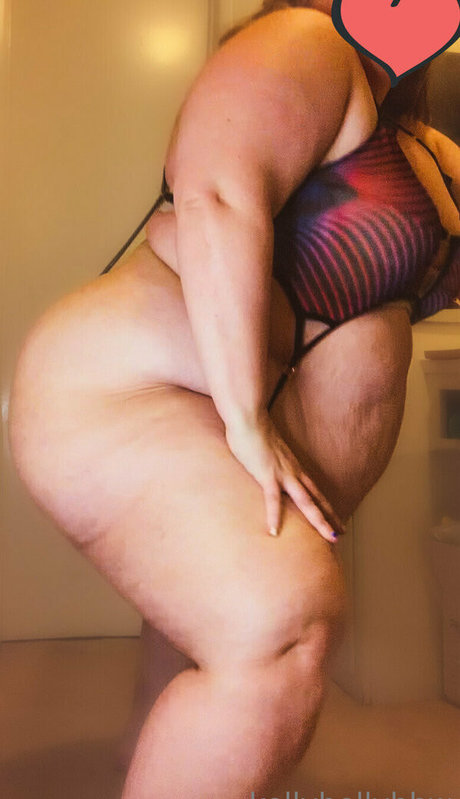 Nacktes geleaktes OnlyFans-Foto von Kellybellybbw