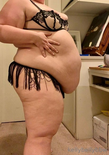 Nacktes geleaktes OnlyFans-Foto von Kellybellybbw