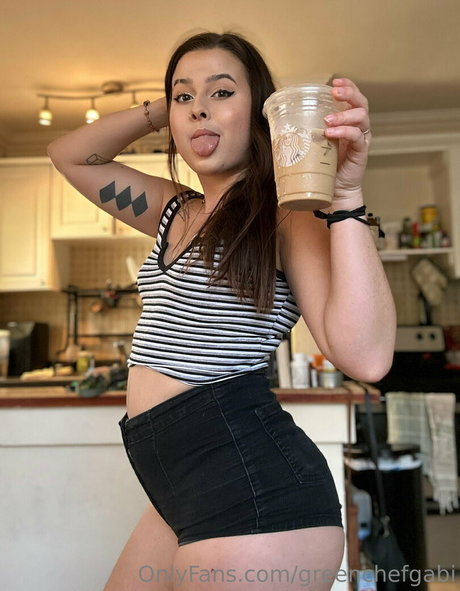 Nacktes geleaktes OnlyFans-Foto von Greenchefgabi