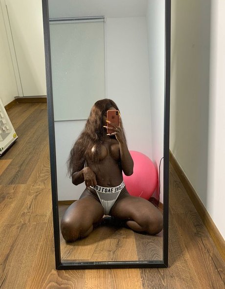 Nacktes geleaktes OnlyFans-Foto von Sarahbrown