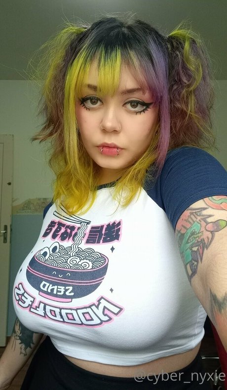 Nacktes geleaktes OnlyFans-Foto von Cybernyxie