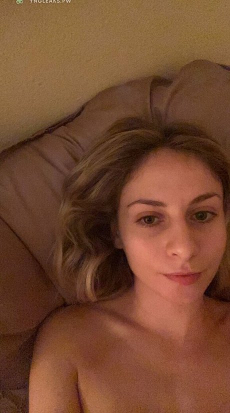 Nacktes geleaktes OnlyFans-Foto von Tarah Kayne