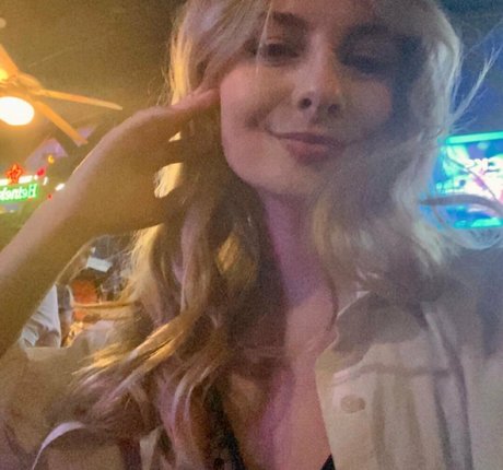 Nacktes geleaktes OnlyFans-Foto von Tarah Kayne