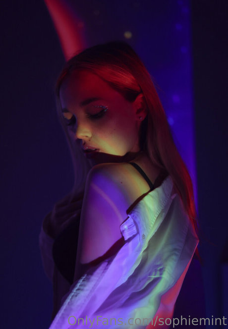 Nacktes geleaktes OnlyFans-Foto von Sophiebbface