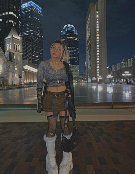 Nacktes geleaktes OnlyFans-Foto von Hollyliangg