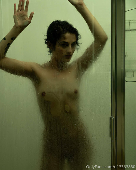 Nacktes geleaktes OnlyFans-Foto von Anatlphotos