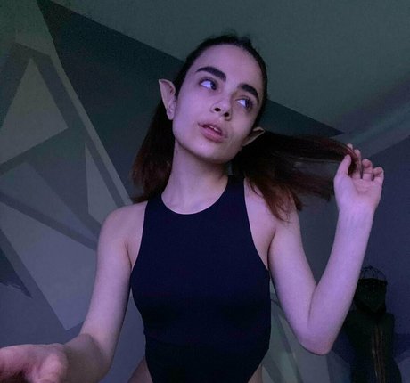 Nacktes geleaktes OnlyFans-Foto von Wednesdayadd