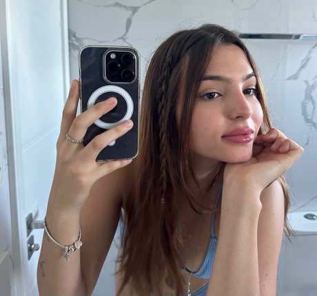 Nacktes geleaktes OnlyFans-Foto von Clarissa Pavie