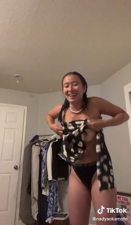 Nacktes geleaktes OnlyFans-Foto von Nadya Okamoto