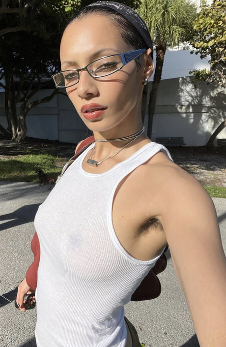 Nacktes geleaktes OnlyFans-Foto von Jazelle Zanaughtti