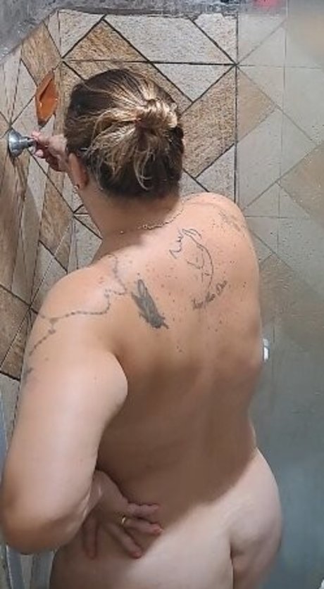Nacktes geleaktes OnlyFans-Foto von Amor De Familia