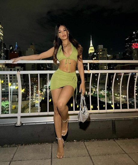 Nacktes geleaktes OnlyFans-Foto von Flor De La Rosa