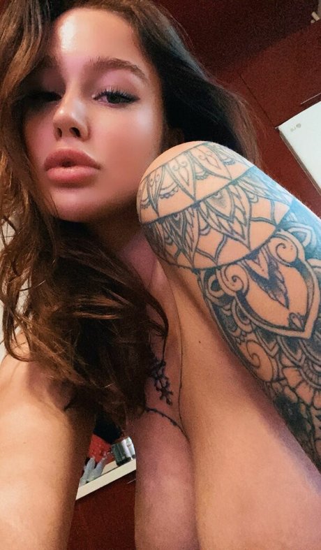 Nacktes geleaktes OnlyFans-Foto von Hellvoron