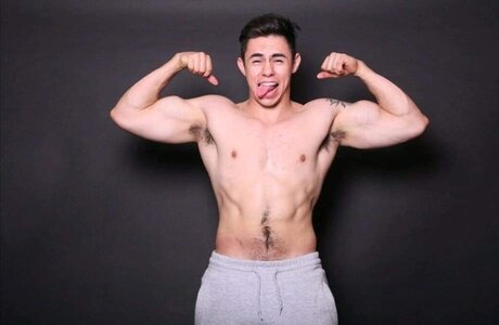 Nacktes geleaktes OnlyFans-Foto von Yahirbionic