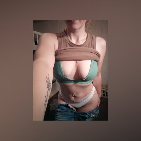 Nacktes geleaktes OnlyFans-Foto von Hailey Jade Babyg