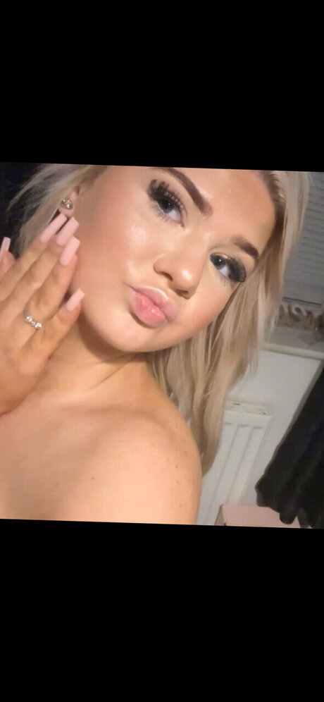 Nacktes geleaktes OnlyFans-Foto von Chloerae