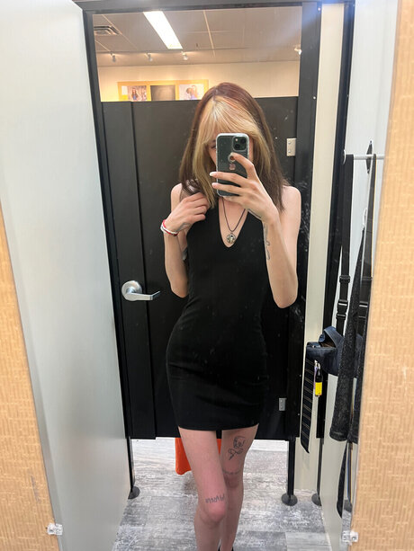 Nacktes geleaktes OnlyFans-Foto von  Hell For You