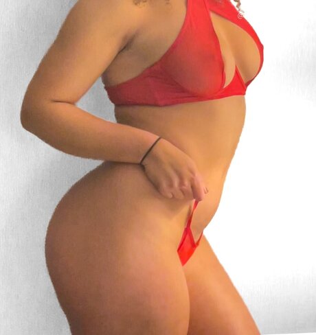 Nacktes geleaktes OnlyFans-Foto von Younglatinhotwife