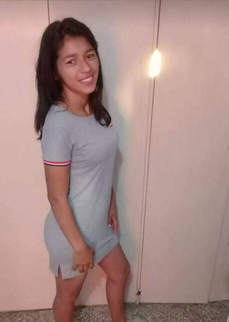 Nacktes geleaktes OnlyFans-Foto von Brunette