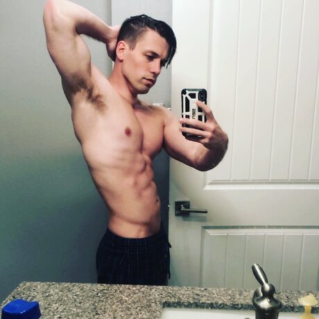 Nacktes geleaktes OnlyFans-Foto von Rob Knocks