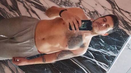 Nacktes geleaktes OnlyFans-Foto von  