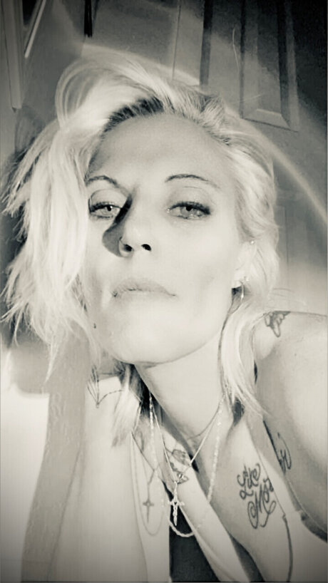 Nacktes geleaktes OnlyFans-Foto von Hazeleyes