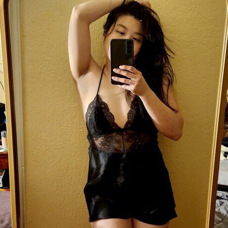 Nacktes geleaktes OnlyFans-Foto von Asiabebe