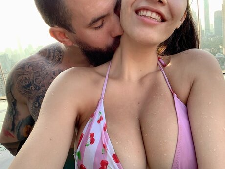 Nacktes geleaktes OnlyFans-Foto von Bubblepink Inkedwolf And Friends