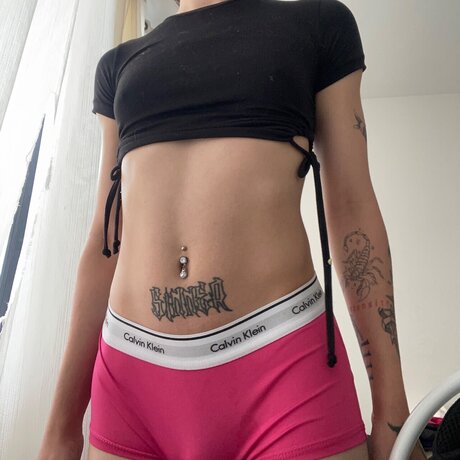 Nacktes geleaktes OnlyFans-Foto von Mi 