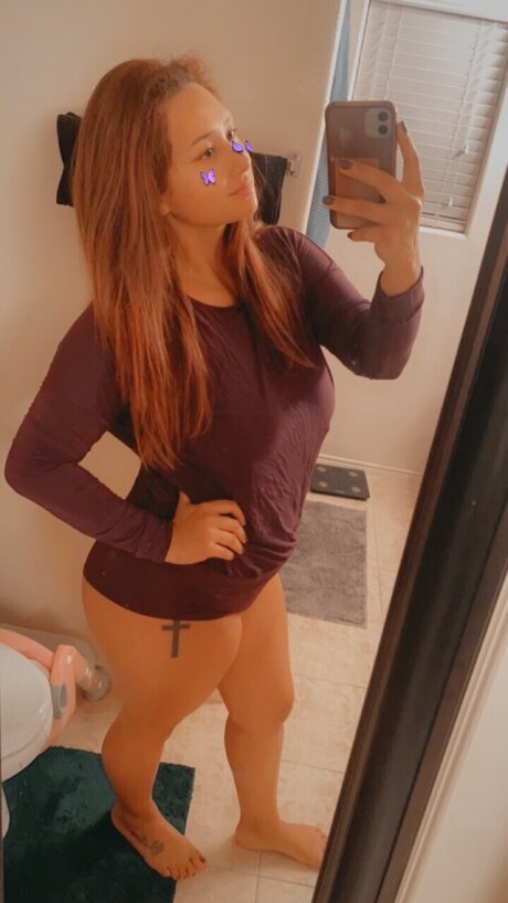 Nacktes geleaktes OnlyFans-Foto von Mandy Rose 